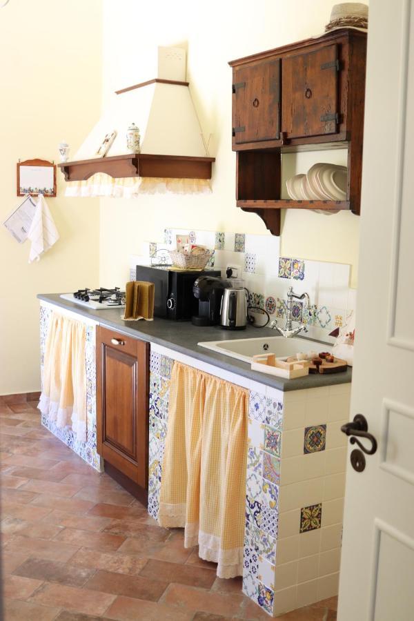 דירות קסטלמרה די סטביה Emy'S Country House מראה חיצוני תמונה